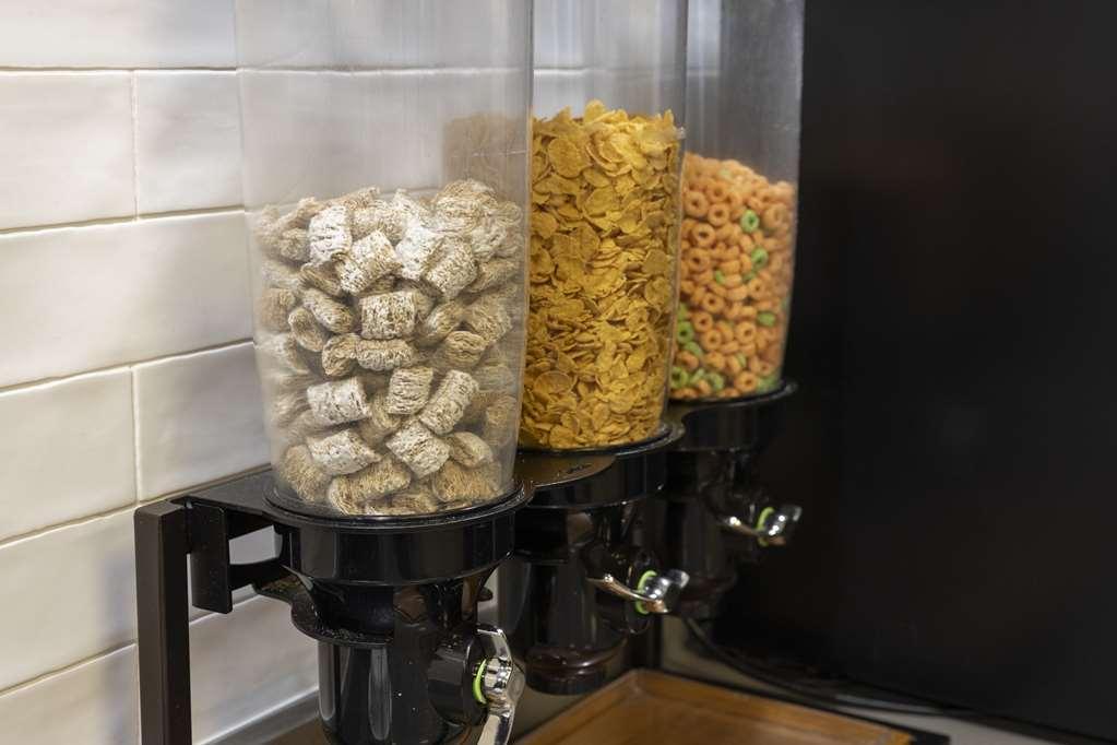 Hampton Inn Kent/Akron Area Restoran gambar